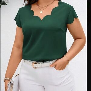 New Elegant Green Scallop-Edge Top size xl